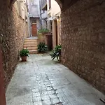 Piazza Dei Leoni