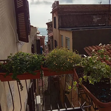 Piazza Dei Leoni Bed & Breakfast Sezze